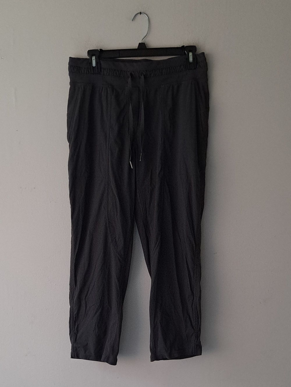 Lululemon Dance Studio Mid-Rise Pant Short Grey Women's Size 8